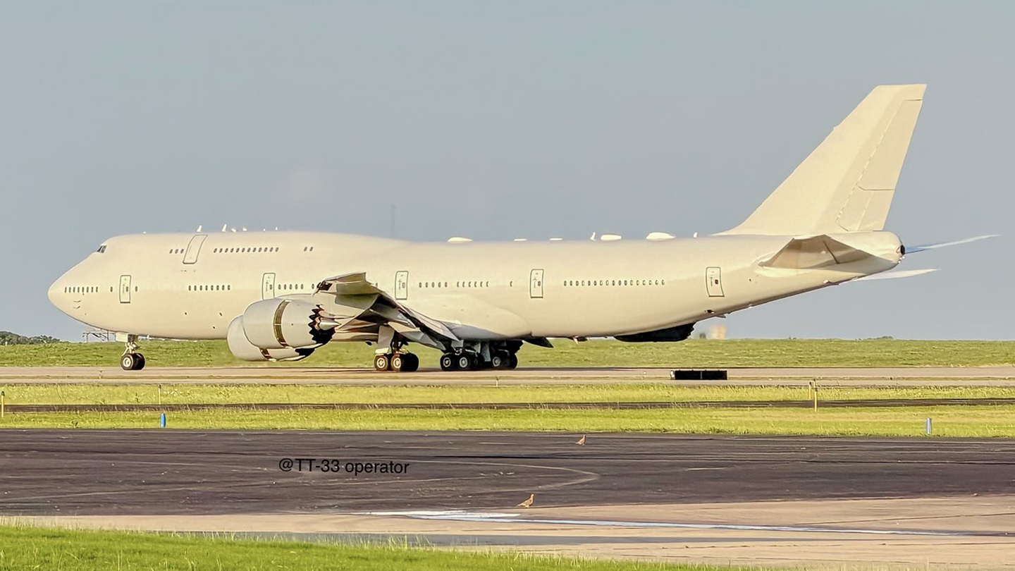 The Qatari-donated 747-8i jet envisioned as a presidential airlifter, had a recent test flight.