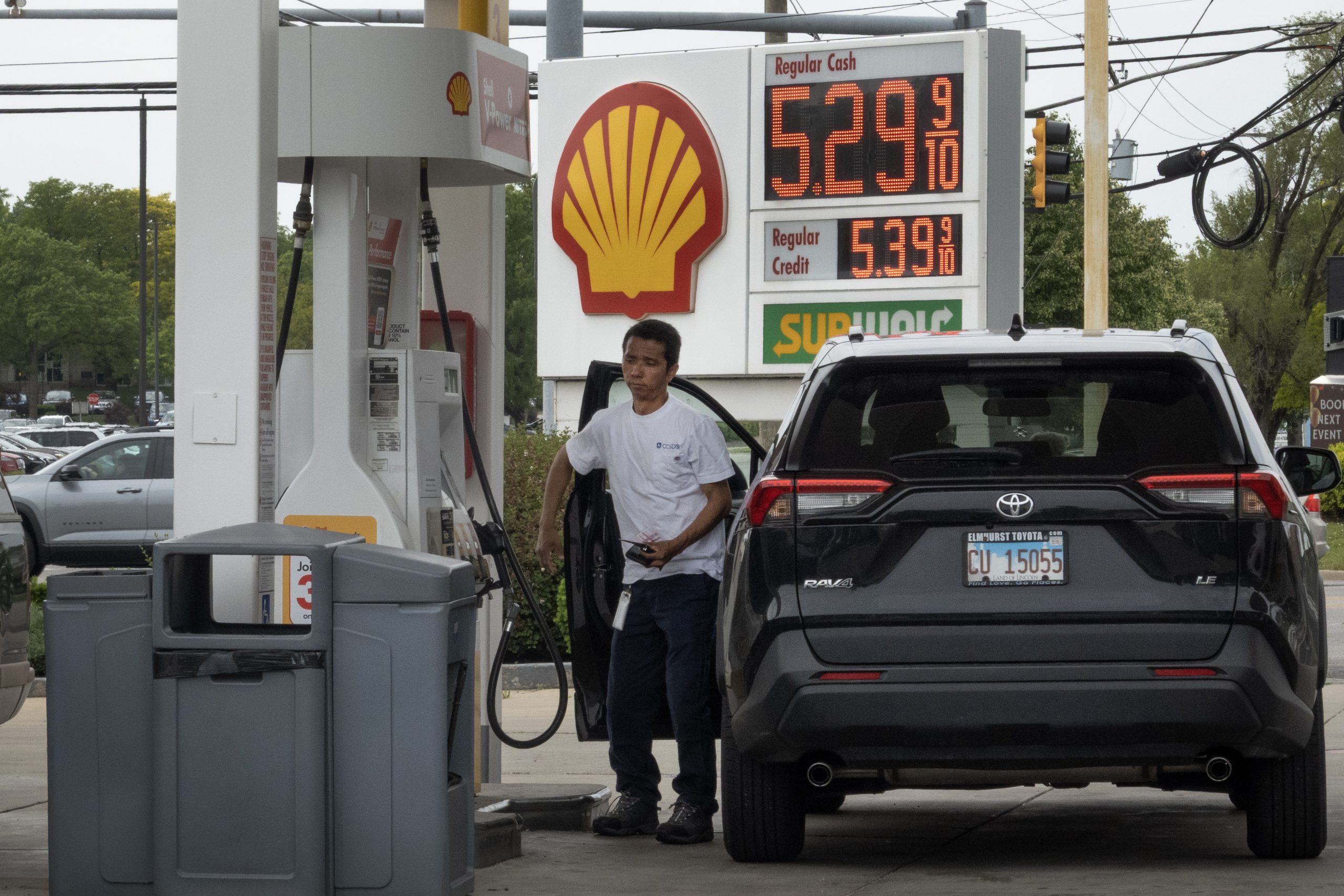 MOUNT PROSPECT, ILLINOIS - MAY 21: Gas prices are displayed at a Shell gas station on May 21, 2026 in Mount Prospect, Illinois. According to AAA, the national average gas price for regular gas is $4.56 per gallon for the Memorial Day weekend, the highest in four years and up 54 cents from last month. (Photo by Scott Olson/Getty Images)